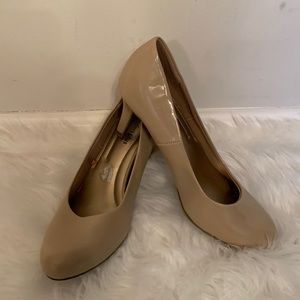 “Let’s Pump You Up” high heel shoes